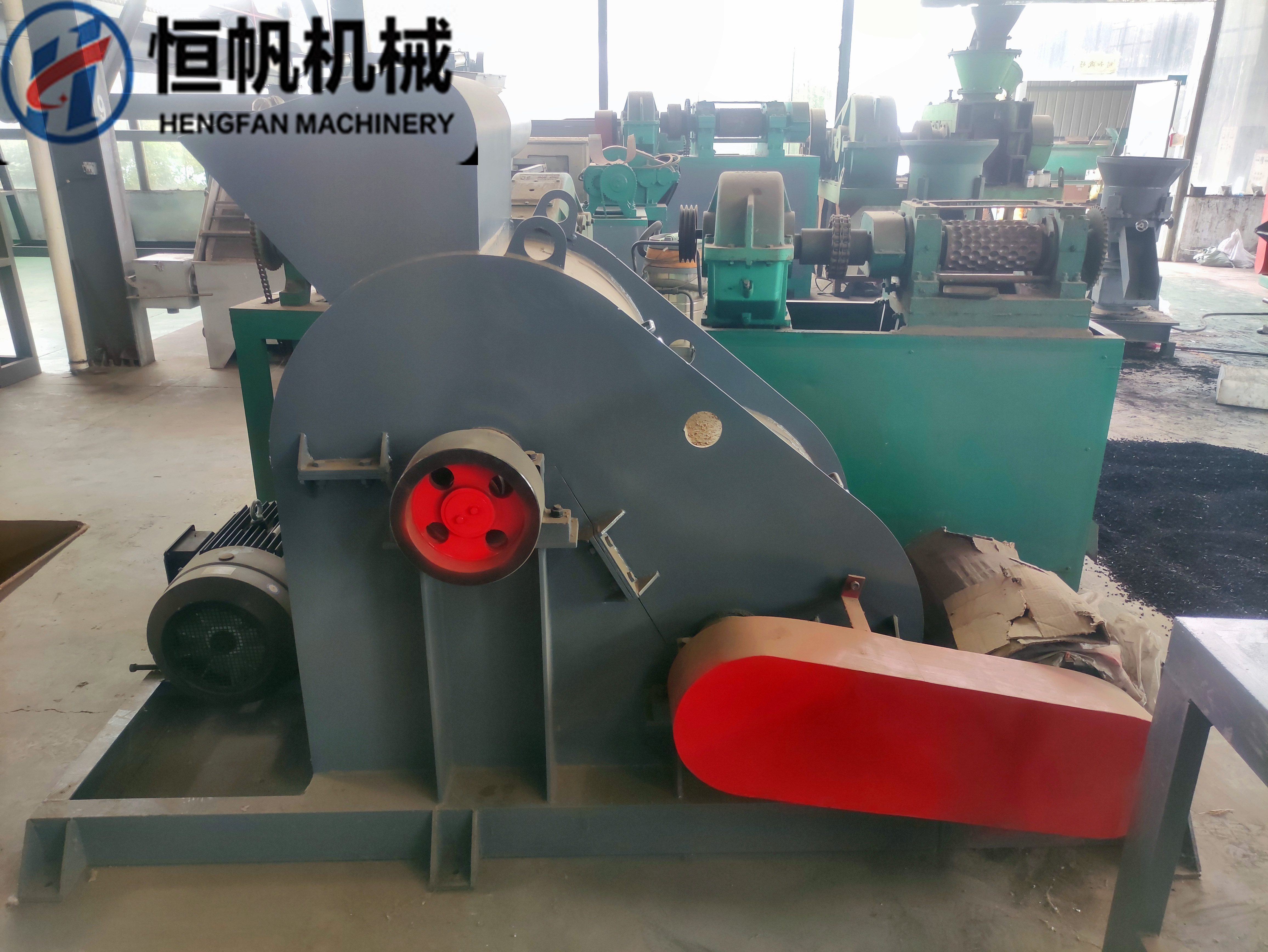 翻堆機與其他類型機如“打翻機”、 “攪拌機”、“螺旋翻攪機”等相比具有顯著特點(圖1)